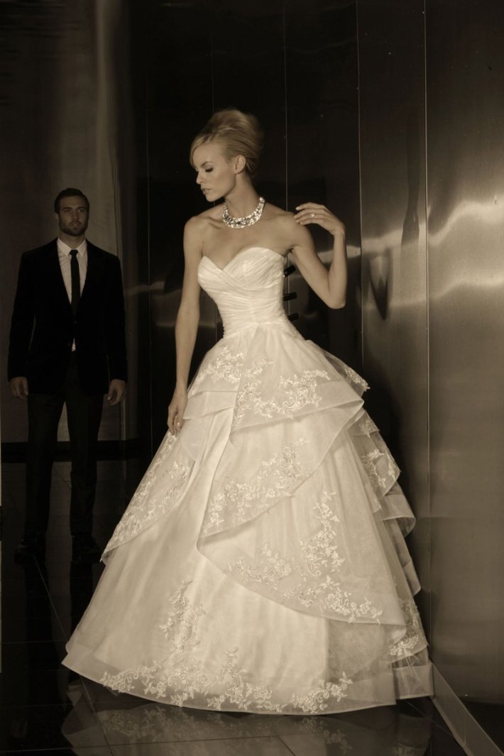 Simone Carvalli Trunk Show at Bella Bridal Gallery on February 15th and 16th!. Desktop Image