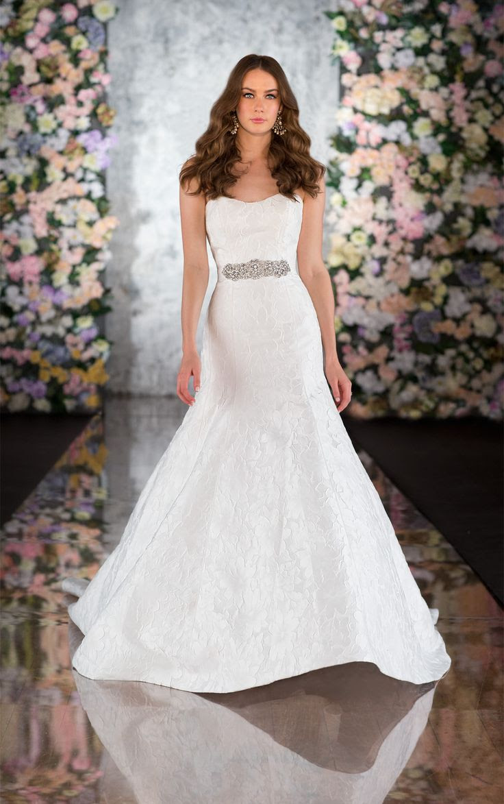 Now Trending for 2014/2015 Brides: Florals! . Desktop Image