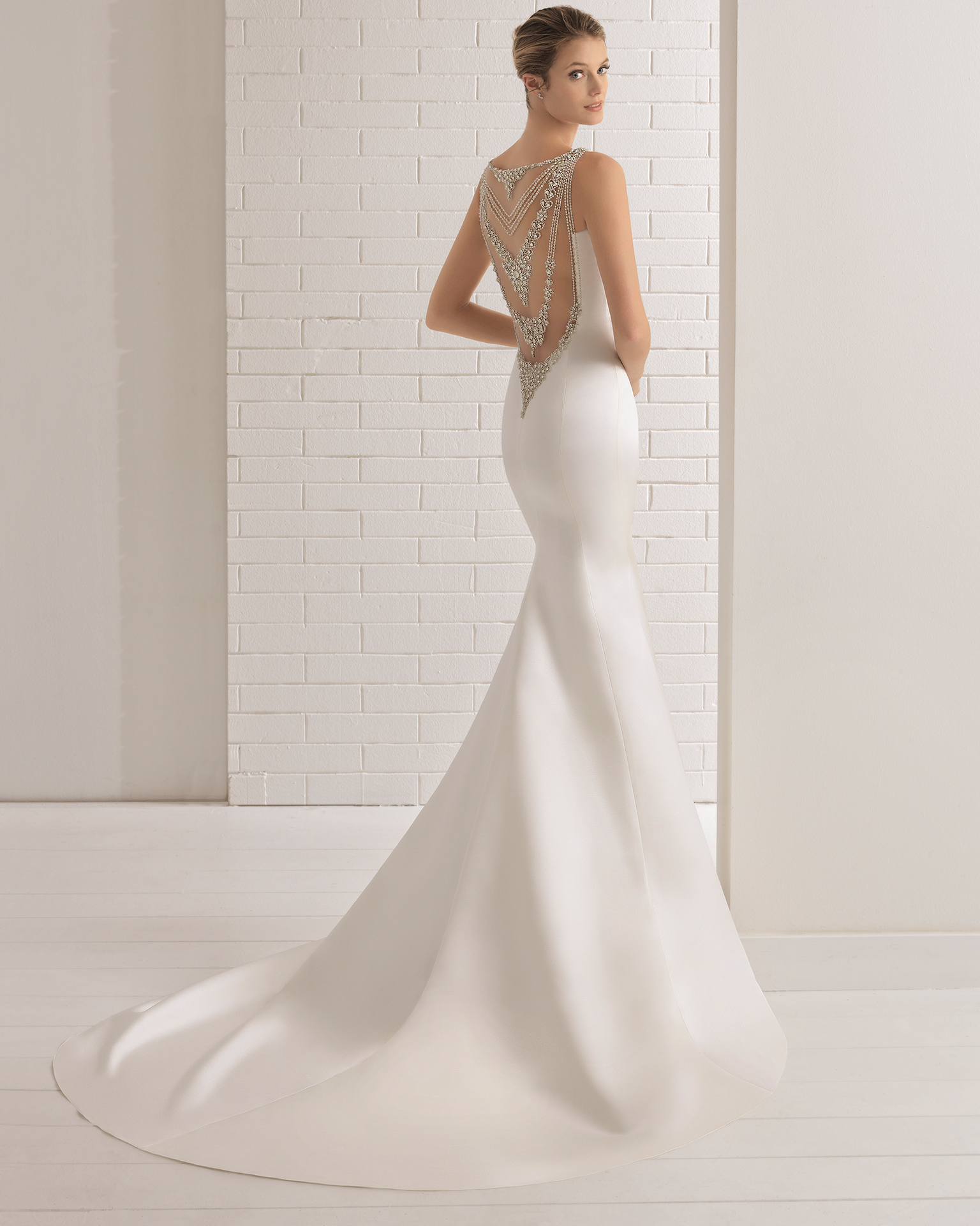 Get to Know Your Wedding Dress Fabrics. Desktop Image