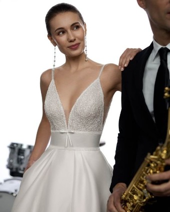 Signature Collection by Bella Bridal Gallery Style Yeray #2 thumbnail