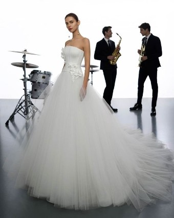 Signature Collection by Bella Bridal Gallery Style Yoana #2 thumbnail