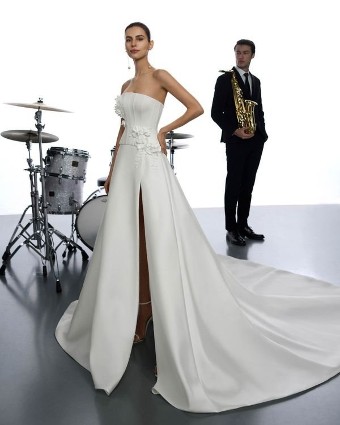 Signature Collection by Bella Bridal Gallery Style Yoana #0 default thumbnail